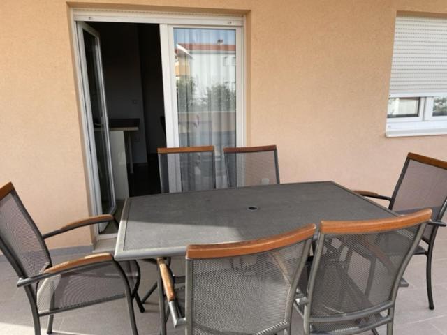 Apartman Visic 1692 Kaštela Exterior foto